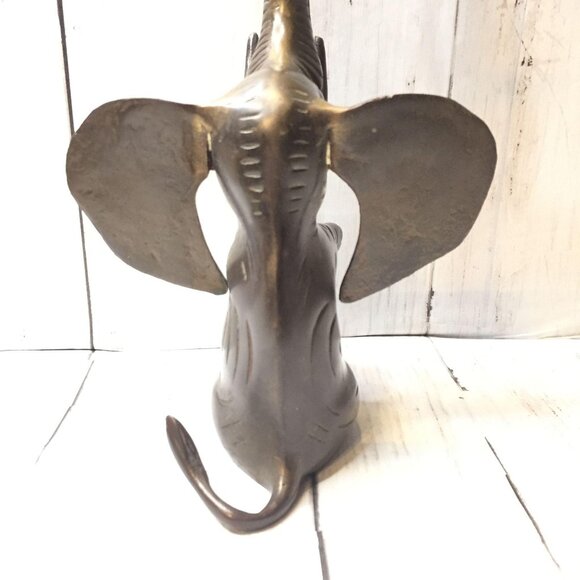 Large Sitting Brass Elephant Brutalist Carved India Trump Up Large Ears Long Tru - Picture 6 of 13